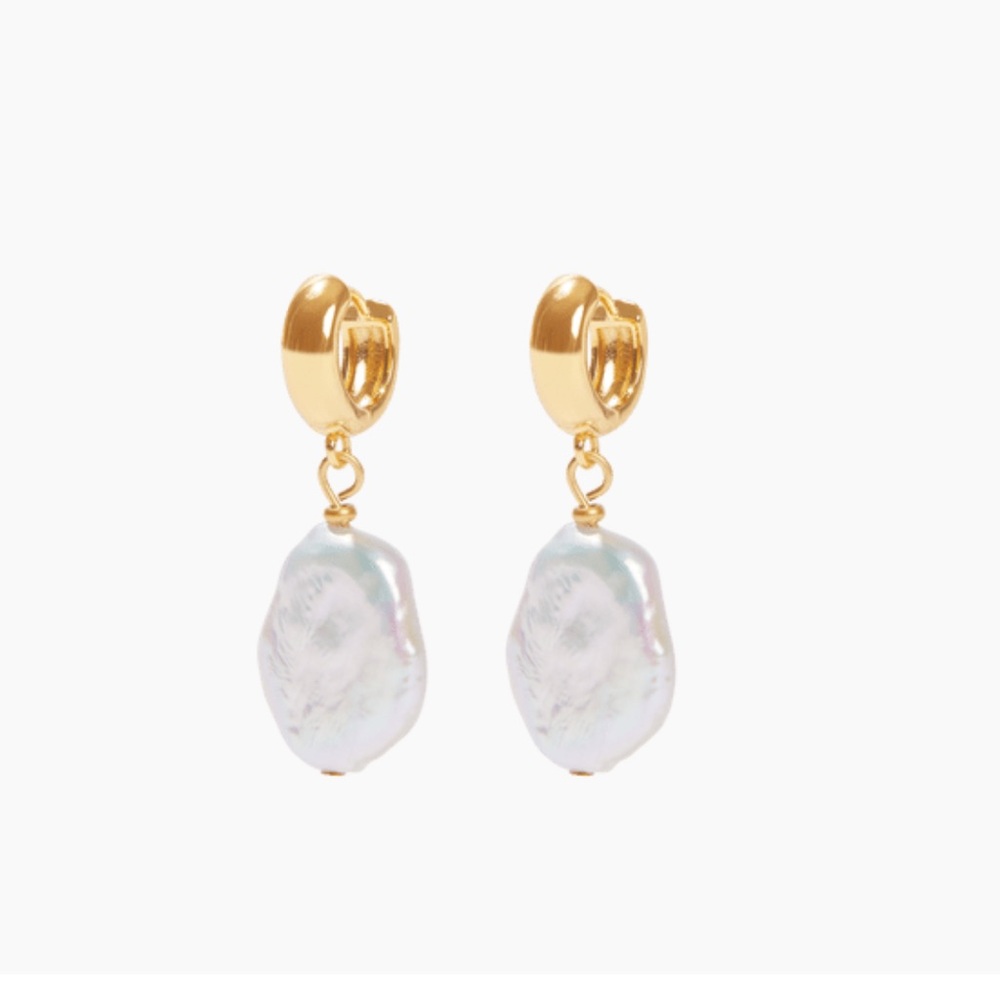NWT Our Spare Change 18k Gold Plated Isla Pearl Earrings